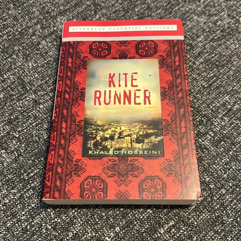 The Kite Runner (Essential Edition)