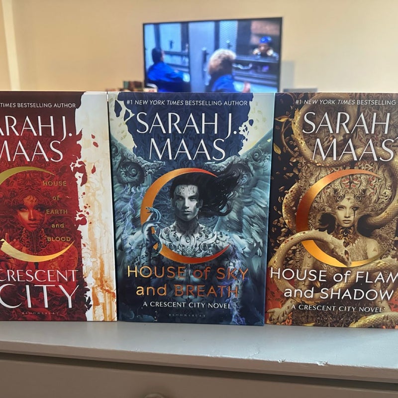 Illumicrate Crescent City Books 1-3