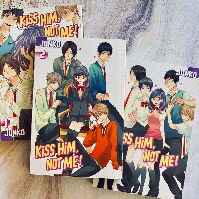 Kiss Him, Not Me Volume 1-3