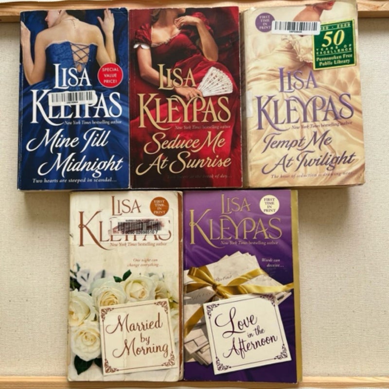 The Hathaways Complete Series + 2 Lisa Kleypas books