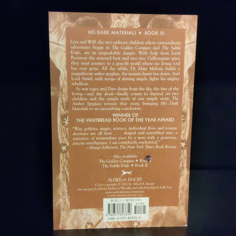 His Dark Materials: the Amber Spyglass (Book 3) by Philip Pullman 