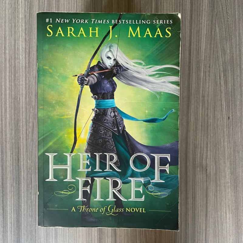 *OOP Paperback Throne of Glass Bundle