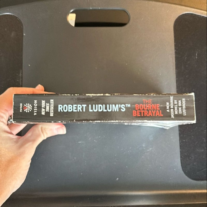 Robert Ludlum's (TM) the Bourne Betrayal