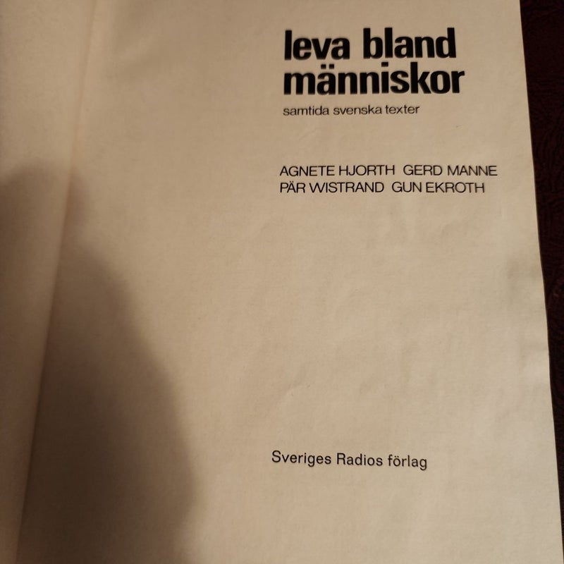 Leva bland manniskor