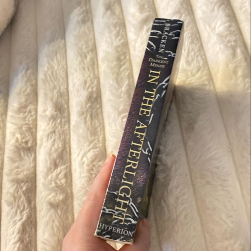 In the Afterlight (a Darkest Minds Novel)