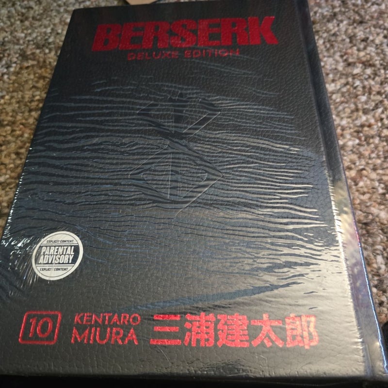 Berserk Deluxe Volume 10