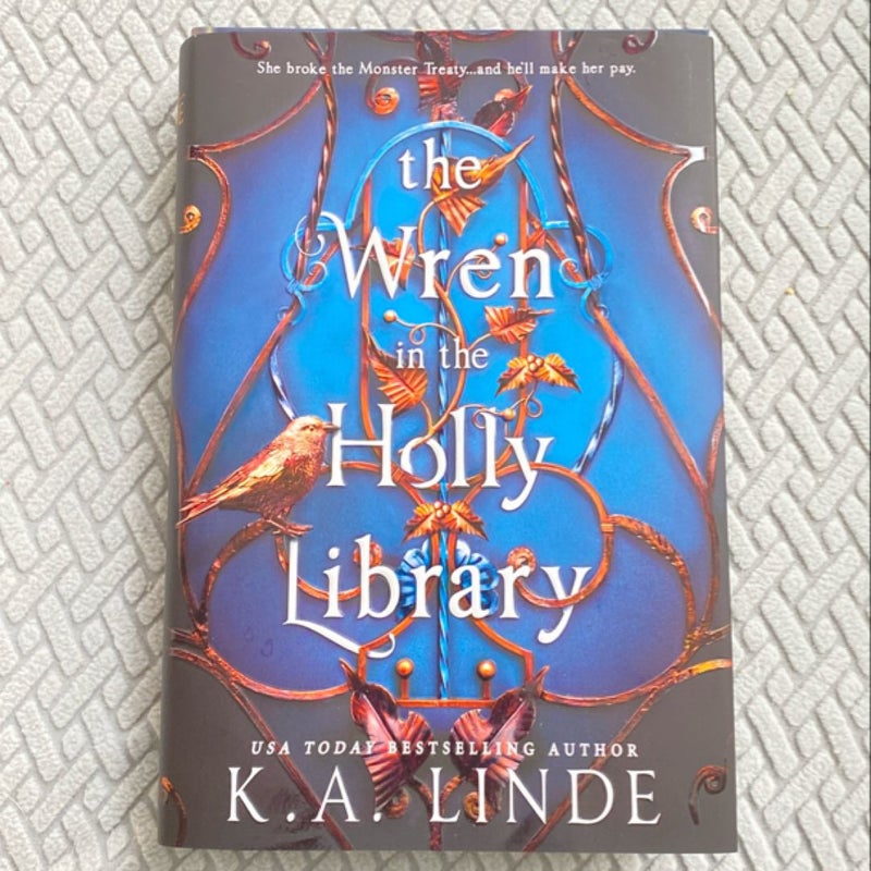 The Wren in the Holly Library (Deluxe Limited Edition)