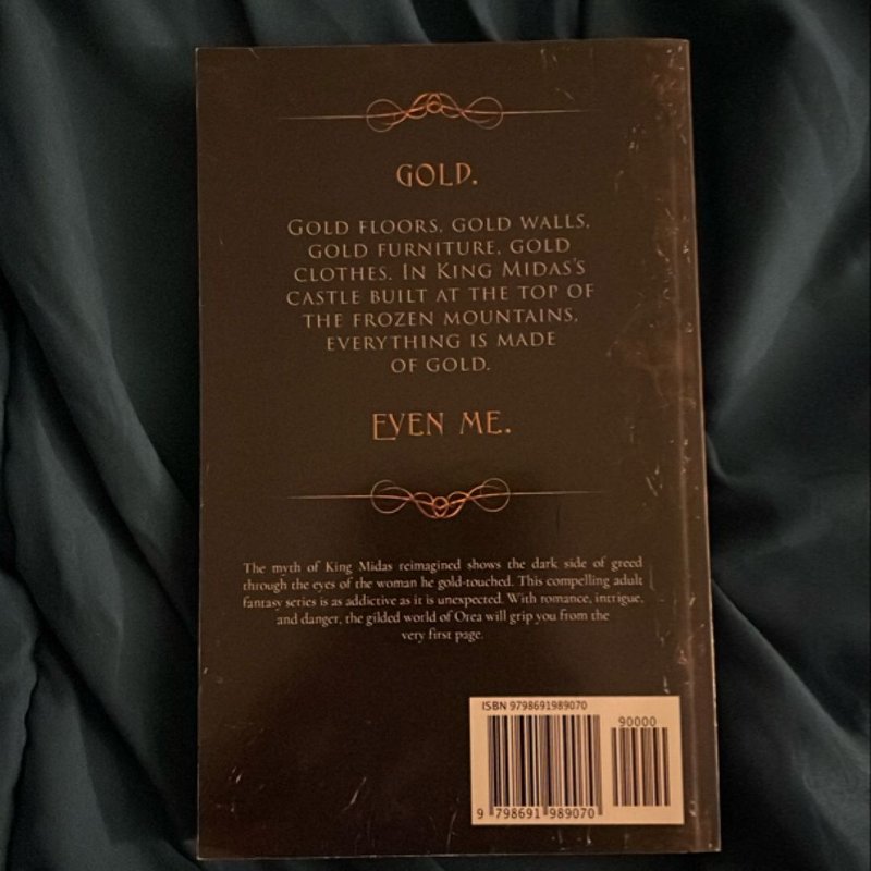 Gild by Raven Kennedy, Paperback | Pangobooks