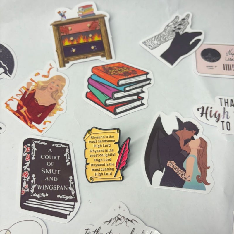 Acotar Rhysand's writing prompt Enamel pin and 1 random Acotar sticker