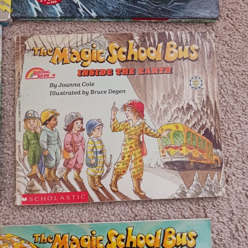 Vintage The Magic School Bus Book Bundle