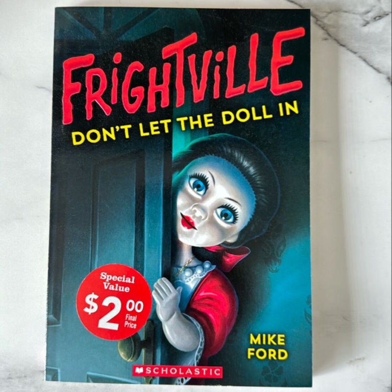 Don't Let the Doll In (Frightville #1)