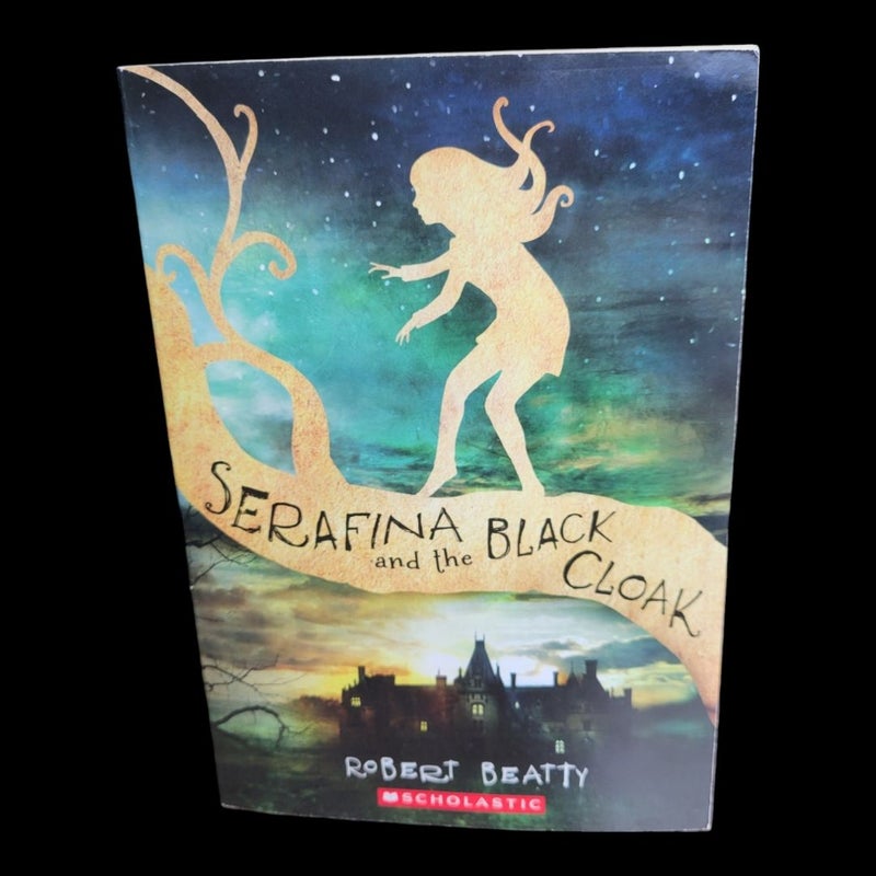 Serafina and the Black Cloak 