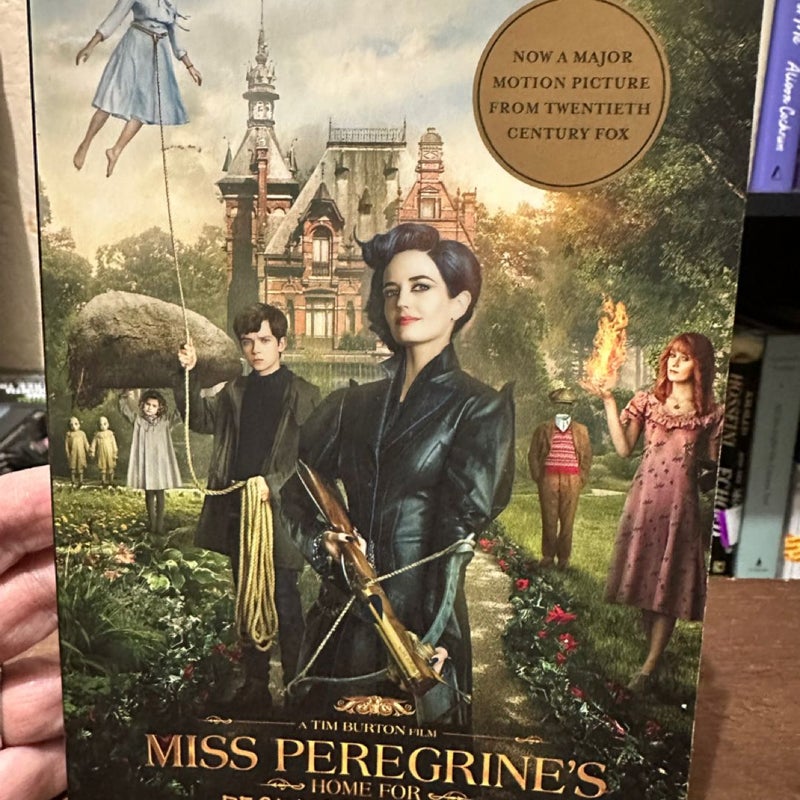 Miss Peregrine's Home for Peculiar Children (Movie Tie-In Edition)