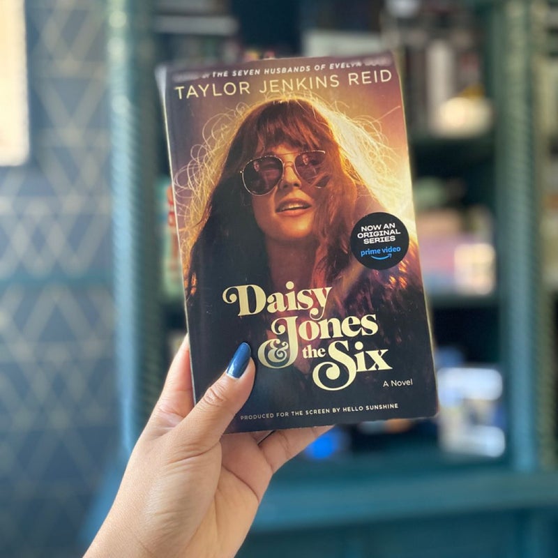 Daisy Jones and the Six (TV Tie-In Edition)