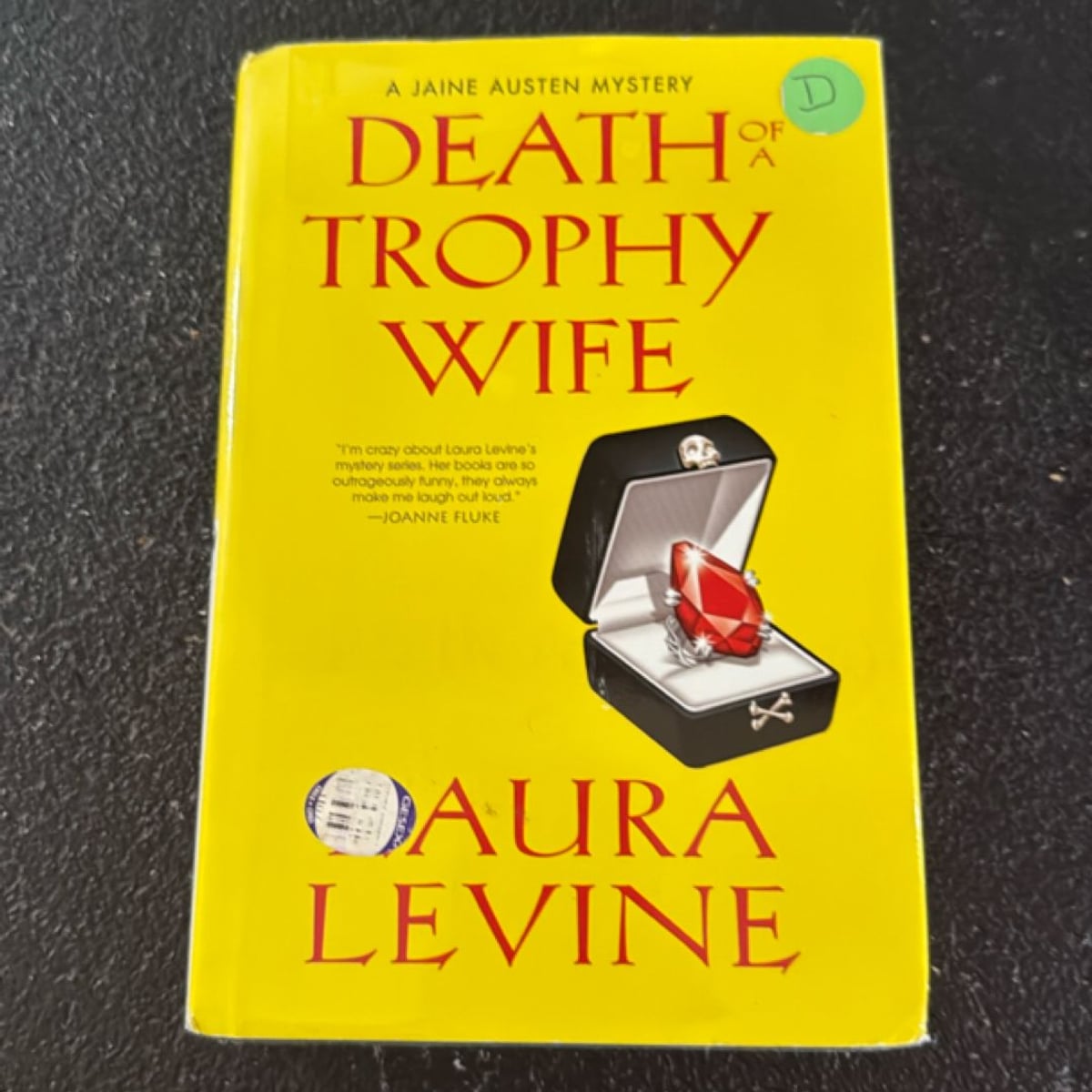 Death of a Trophy Wife by , Hardcover | Pangobooks