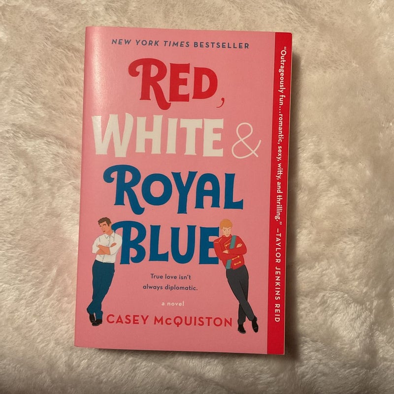  Red, White & Royal Blue: A Novel: 9781250316776
