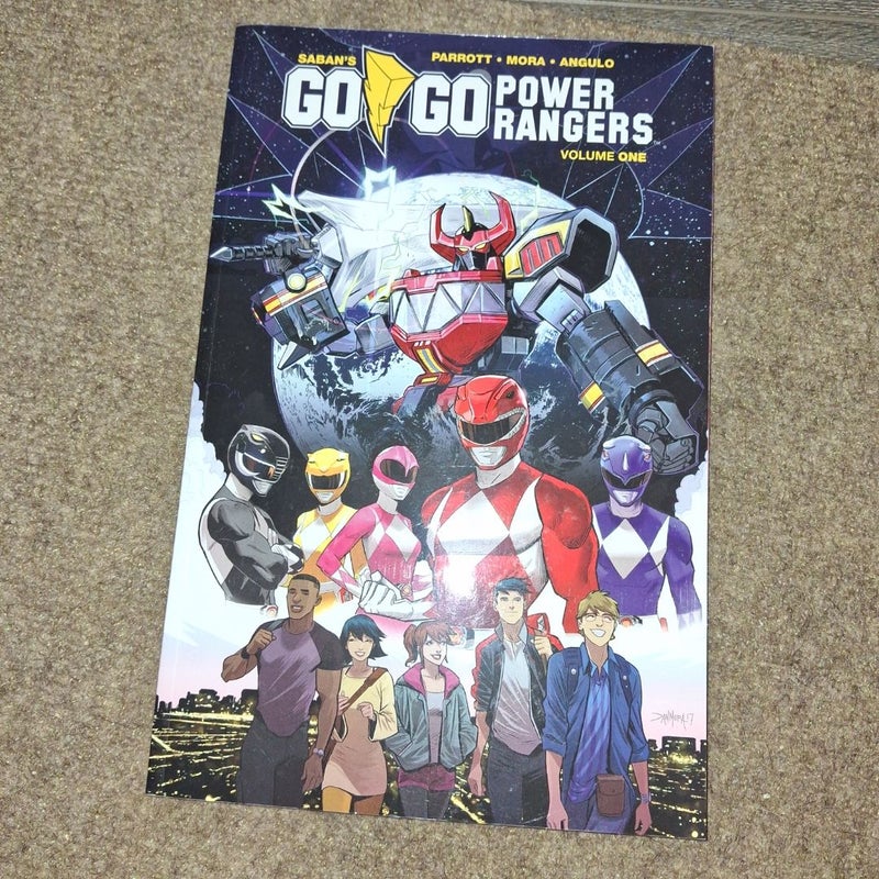 Saban's Go Go Power Rangers Vol. 1