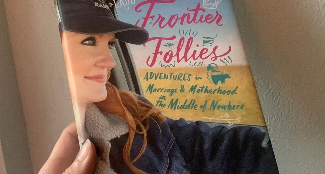 Frontier Follies: Adventures in Marriage and Motherhood in the Middle of  Nowhere: Drummond, Ree: 9780062962751: : Books