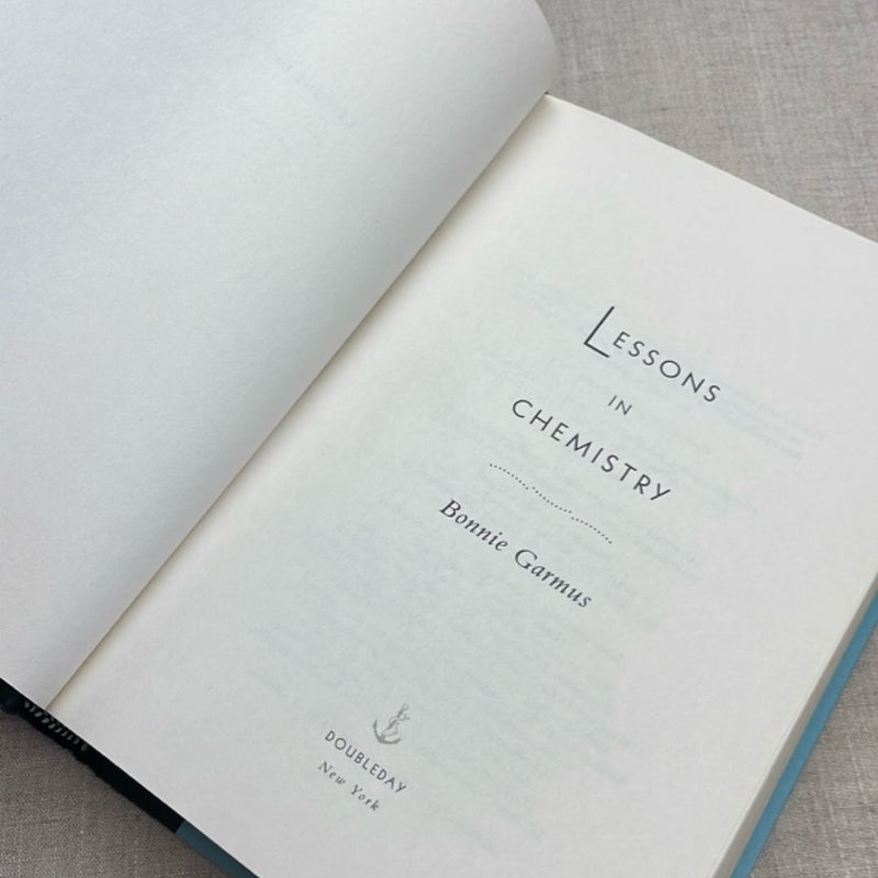 Lessons in Chemistry (Missing Dust Jacket)