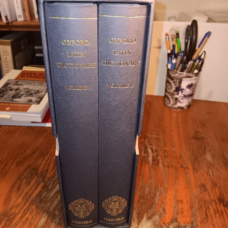 Oxford Latin Dictionary in 2 volume set in slip box 2016