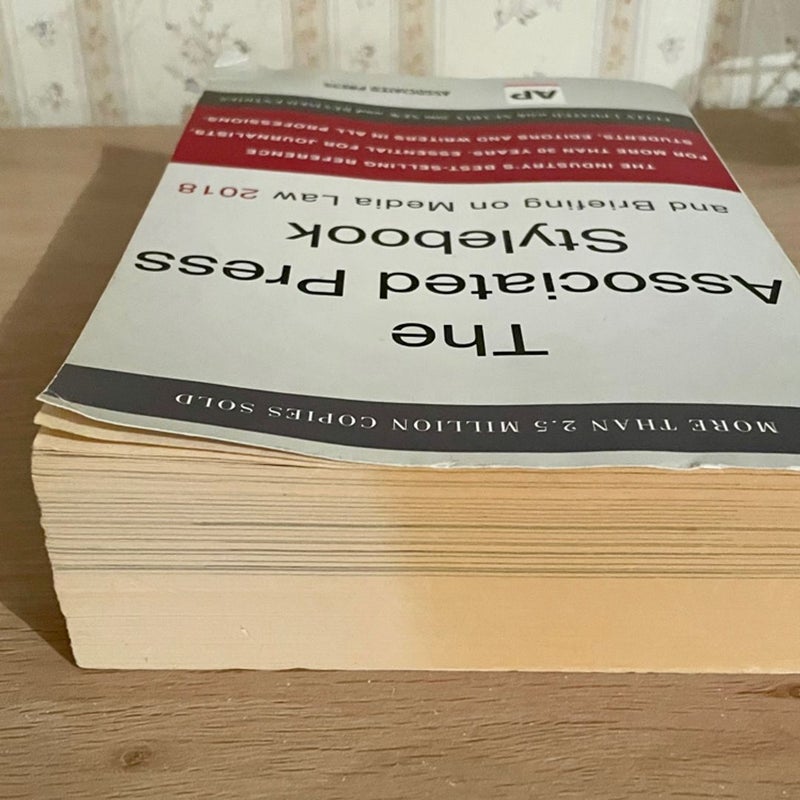 The Associated Press Stylebook and Briefing on Media Law 2018