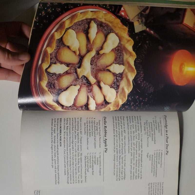 Betty crocker's christmas cookbook