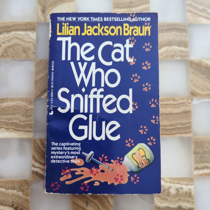 The Cat Who Sniffed Glue