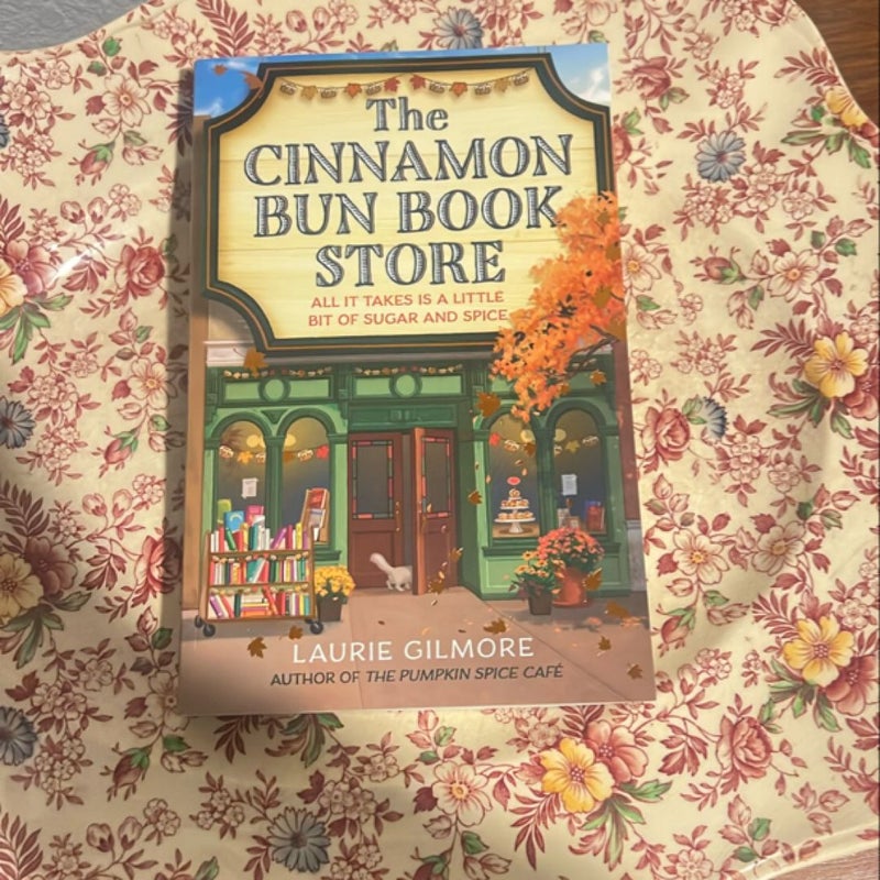 The Cinnamon Bun Book Store (Dream Harbor, Book 2)