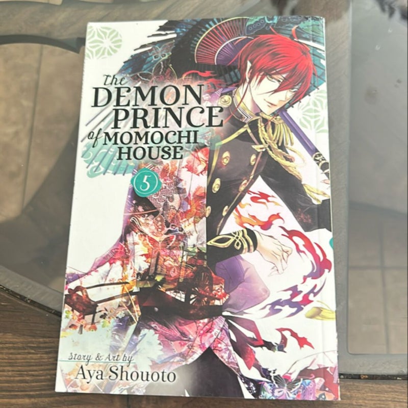 The Demon Prince of Momochi House, Vol. 5