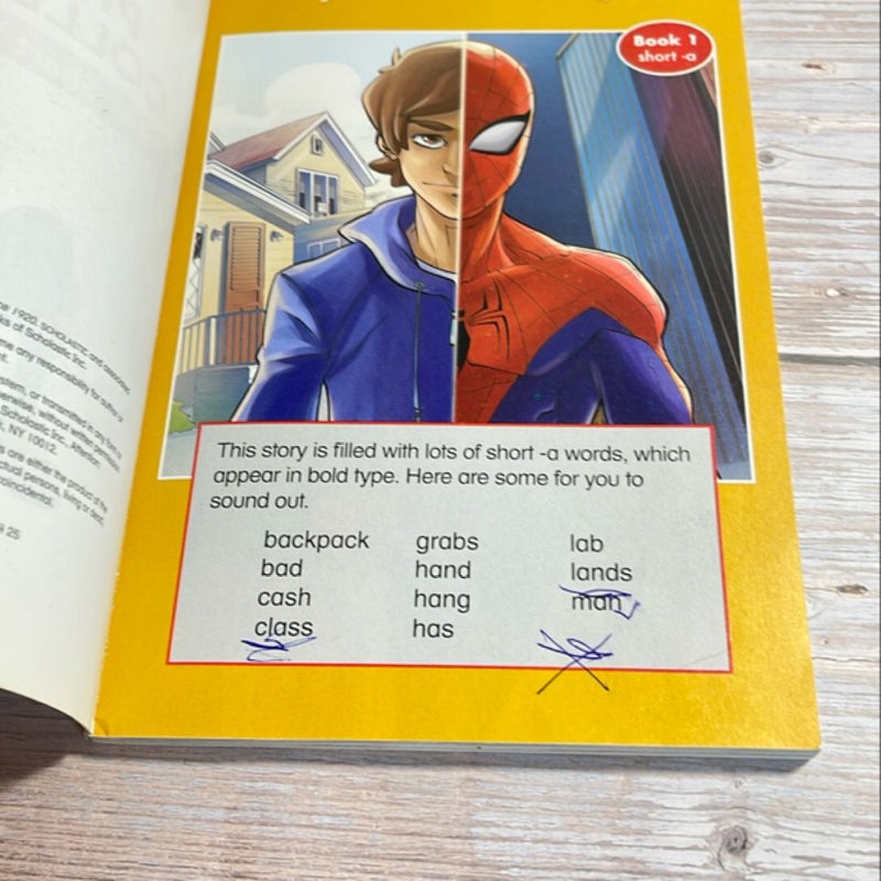 Spider-Man Amazing Phonics Collection: Short Vowels (Disney Learning Bind-Up)