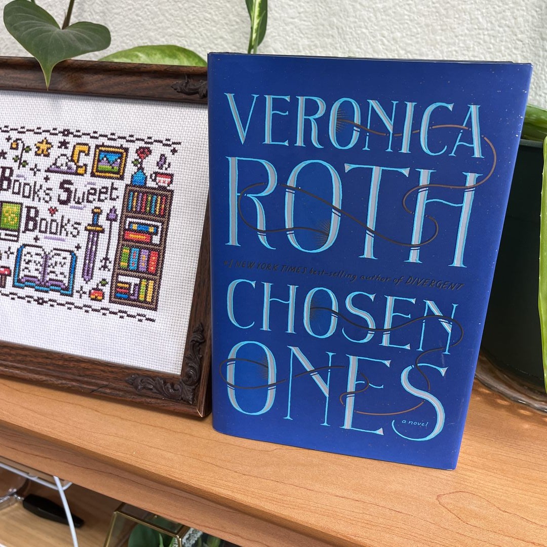 Chosen Ones: The new novel from NEW YORK TIMES best-selling author Veronica  Roth: Roth, Veronica: 9780358164081: : Books