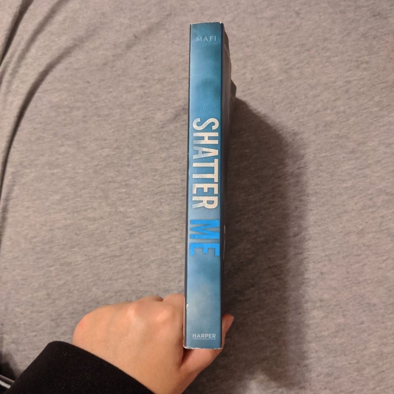 Shatter Me Paperback