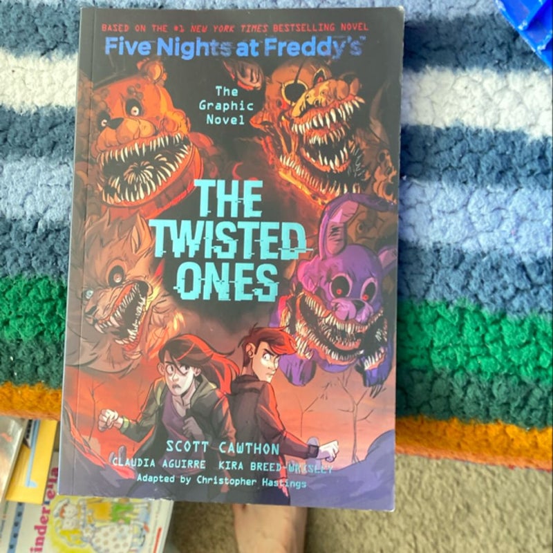 The Twisted Ones (Five Nights at Freddy's Graphic Novel #2)