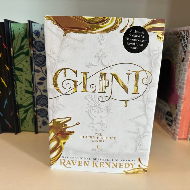 SIGNED Glint Waterstones Exclusive Raven Kennedy 