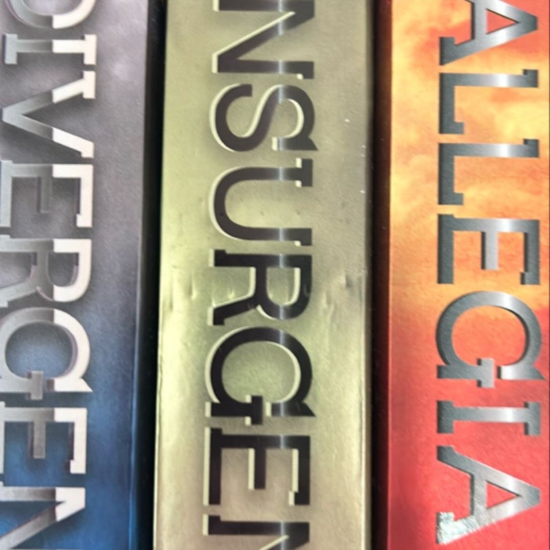 Divergent Series Four-Book Paperback Box Set