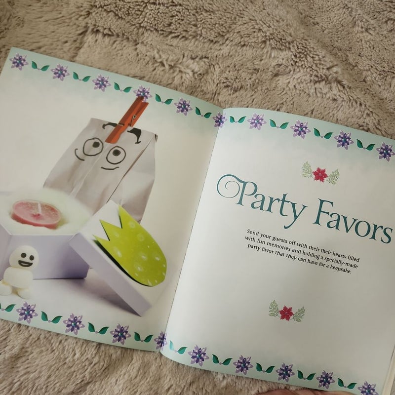 Disney Frozen Fever Party Book