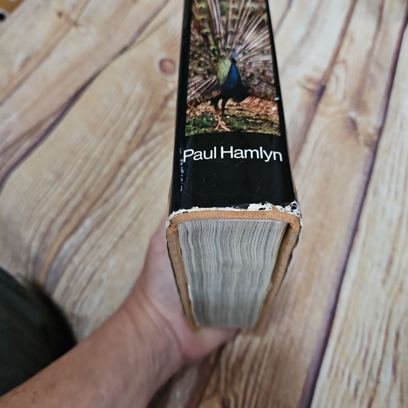 The pictorial encyclopedia of birds 