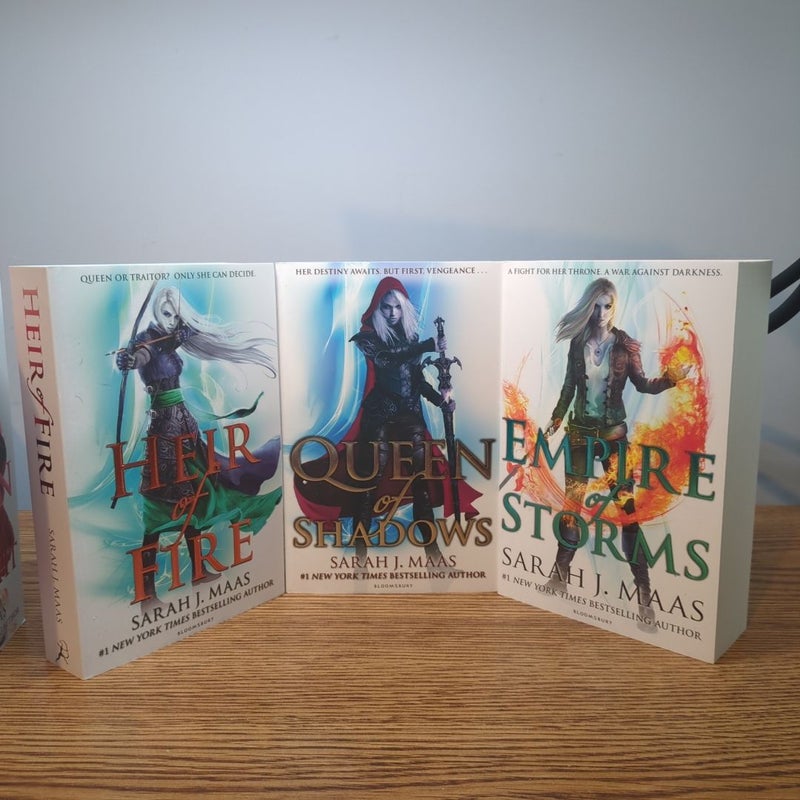 Throne of Glass Paperback Box Set