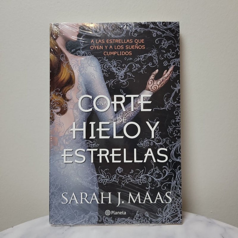 Una Corte de Hielo y Estrellas (una Corte de Rosas y Espinas 4) / a Court of Frost and Starlight (a Court of Thorns and Roses ACOTAR 4)