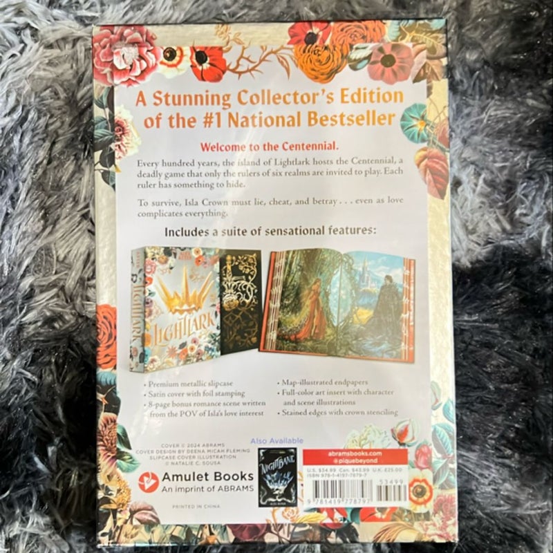 Lightlark: Collector's Edition (the Lightlark Saga Book 1)
