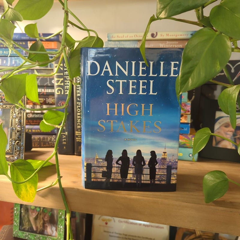 High Stakes: A Novel : Steel, Danielle: : Books