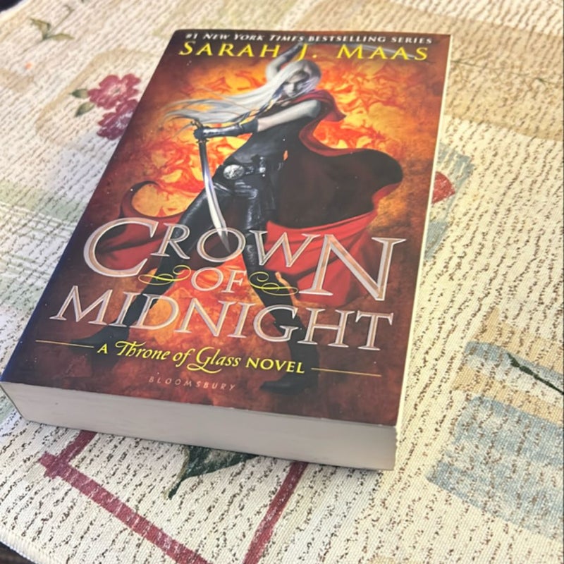 Crown of Midnight (First Cover Edition)