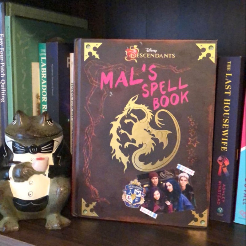 Descendants: Mal's Spell Book