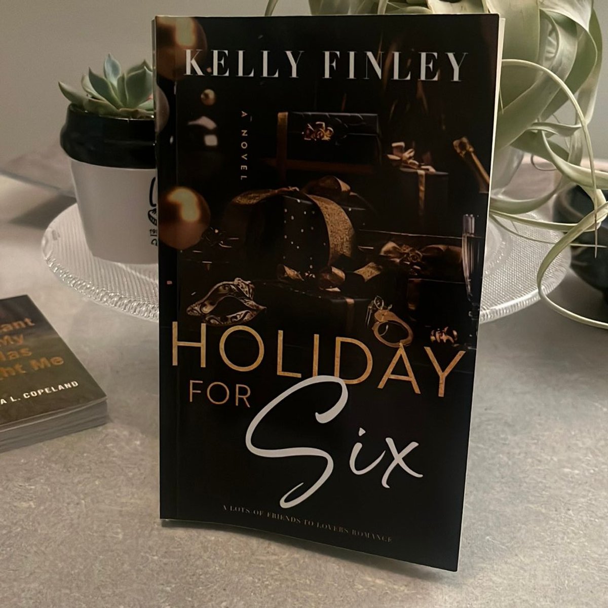 Holiday for Six by Kelly Finley, Paperback | Pangobooks