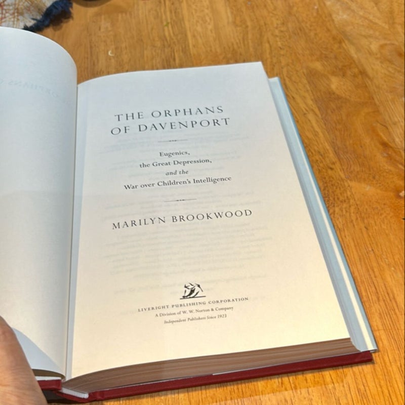 The Orphans of Davenport * 1st ed./1st