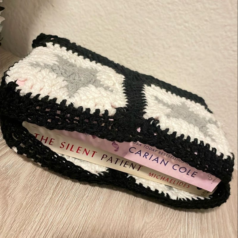 Crochet book bag🧶