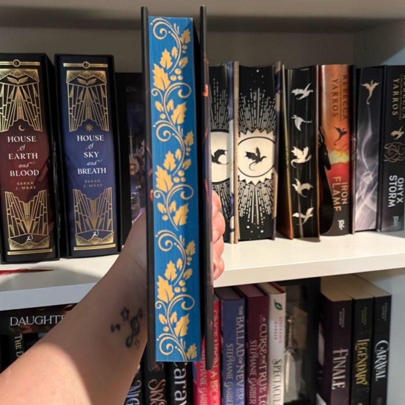The Wren in the Holly Library (Deluxe Limited Edition)