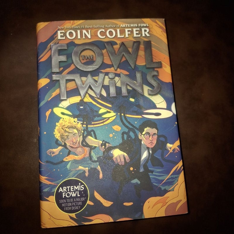 The Fowl Twins (a Fowl Twins Novel, Book 1)