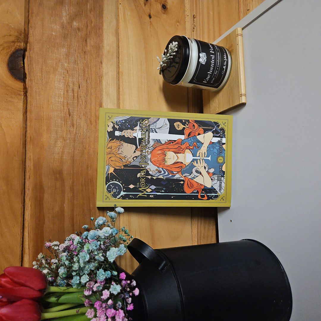 The Mortal Instruments: the Graphic Novel, Vol. 1