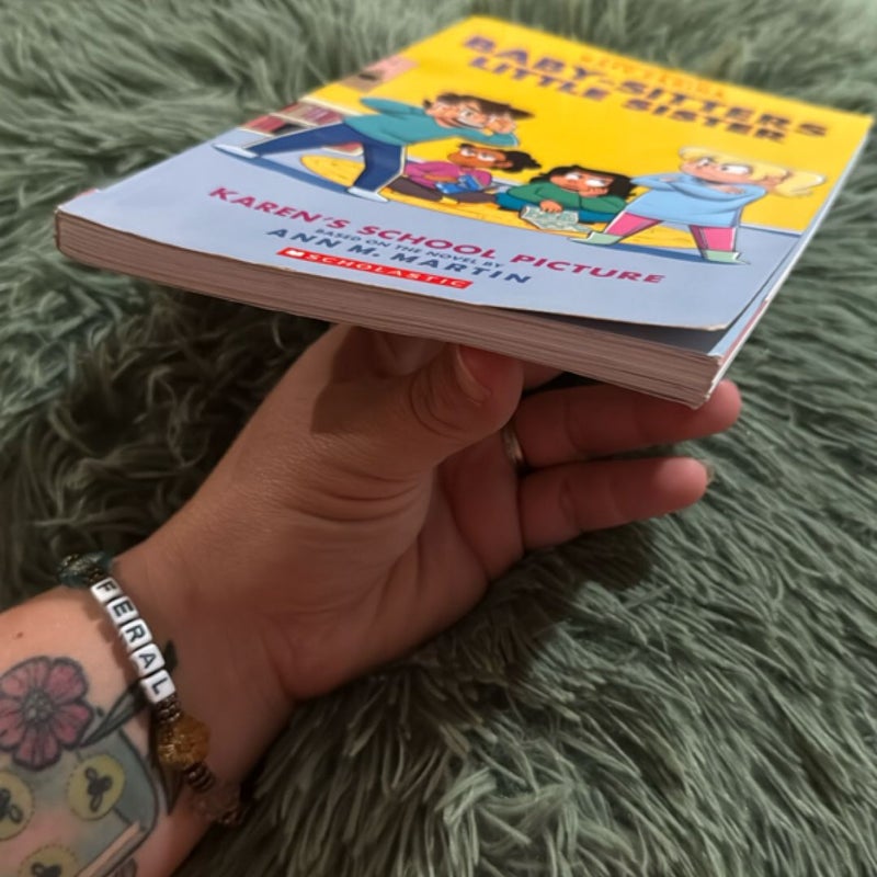 Karen's School Picture: a Graphic Novel (Baby-Sitters Little Sister #5) (Adapted Edition)